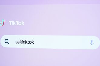 TikTok keresőfelülete az extrém soványság ellenőrzéséért.