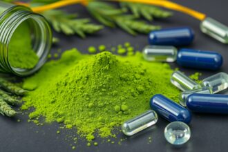 Spirulina por és kapszulák: tápláló alga az egészségért
