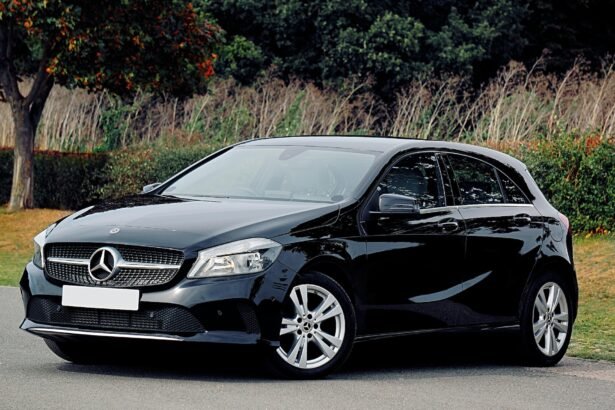 Fekete Mercedes A-osztályú használt autó próbaút